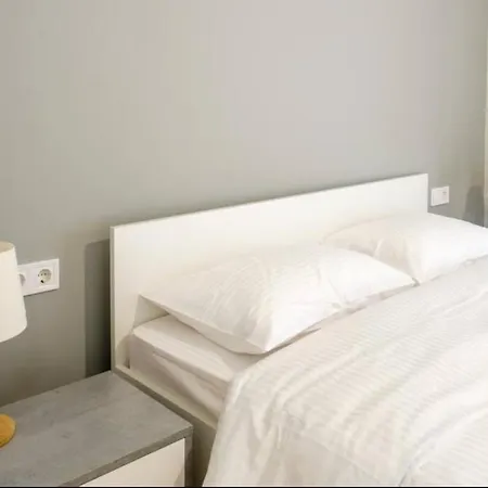 Modern Pangrati Flat! *