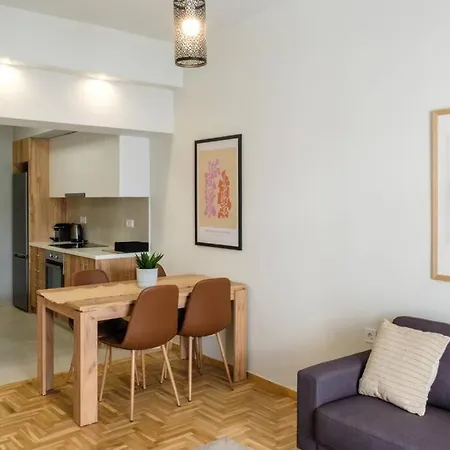 Modern Pangrati Flat!